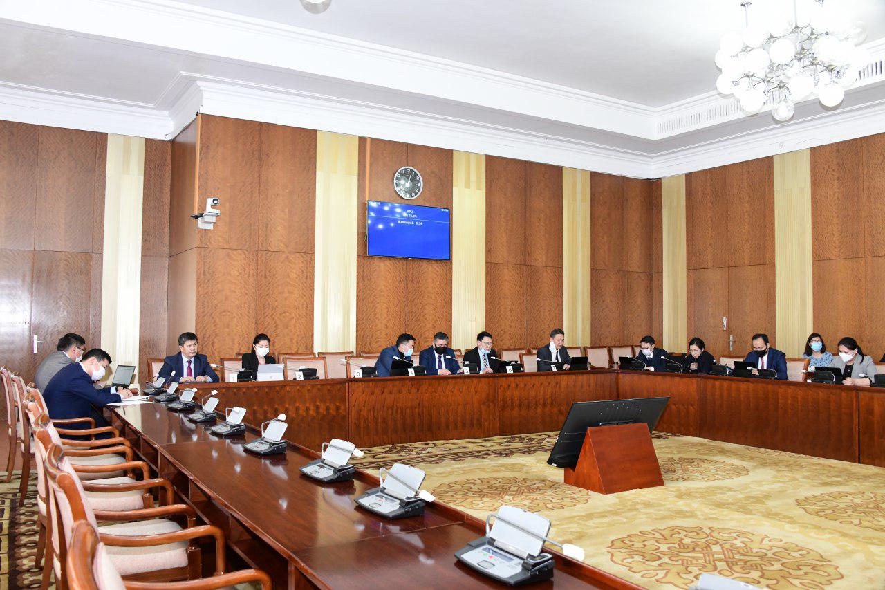 Төсвийн зарлагын хяналтын дэд хороо Монгол Улсын 2022 оны төсвийн тухай хуулийн төслүүдийн хоёр дахь хэлэлцүүлгийг хийлээ